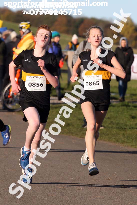 Boys and girls under-15s Heaton Harriers Memorial Road Races, Newcastle. Photo:  David T. Hewitson/Sports for All Pics
